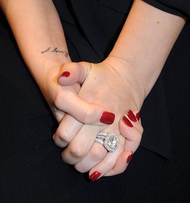 Khloe Kardashian sužadėtuvių žiedas iš Tristano Thompsono kainavo 1,65 mln. USD daugiau nei Lamaro Odomo žiedas.