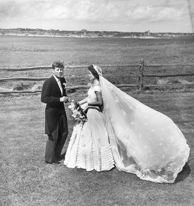 Vegeu nous detalls del vestit de núvia de Jackie Kennedy en una foto inèdita
