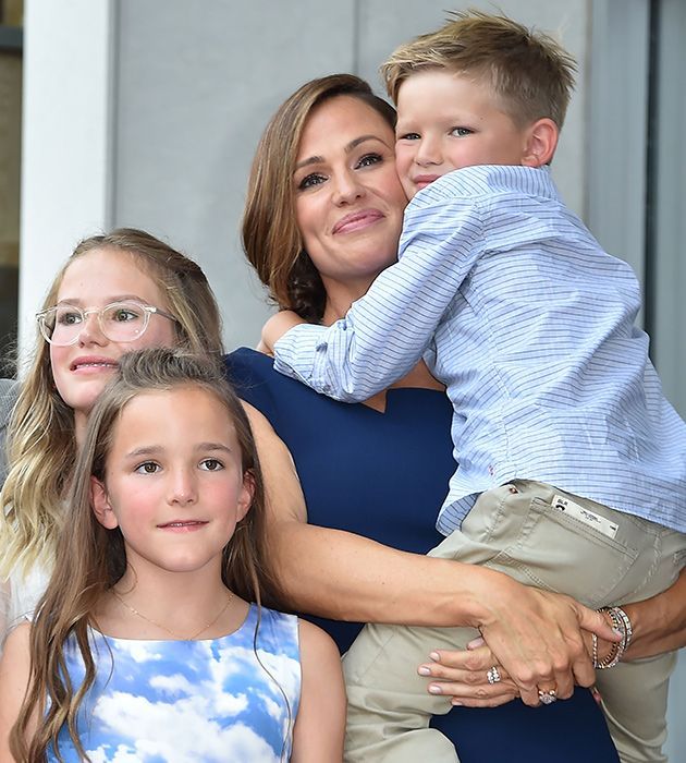 Benas Affleckas dalijasi nuoširdžia Motinos dienos žinia buvusiai žmonai Jennifer Garner