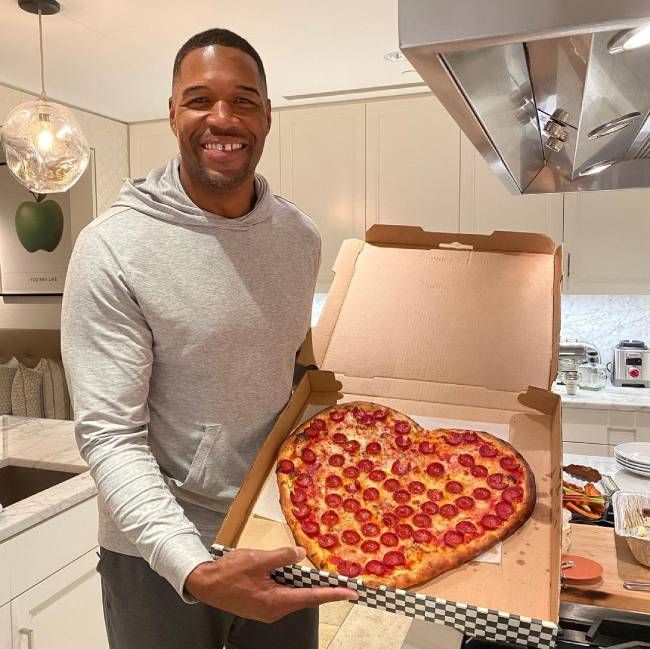 gma-michael-strahan-in-home