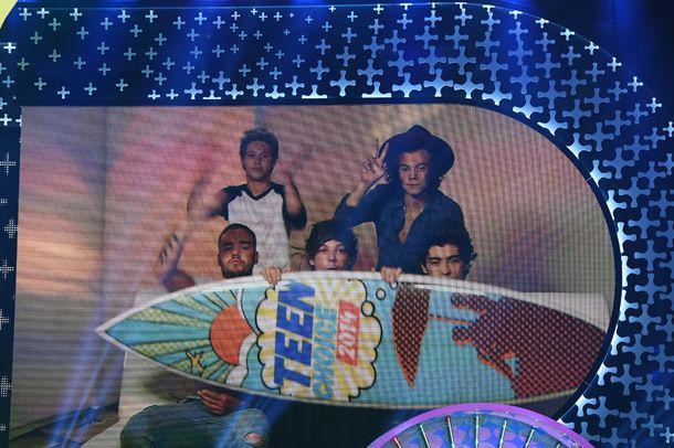 One Direction gewinnt 10 Preise bei den Teen Choice Awards sowie die vollständige Gewinnerliste