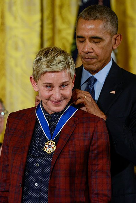 Nakaiyak si Ellen DeGeneres sa pagtanggap niya ng Medial of Freedom ng pampanguluhan
