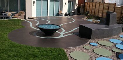 Kunstiline siseõu, sinise betooni kaubanduslikud põrandad Suncoast Concrete Coatings Inc San Diego, CA