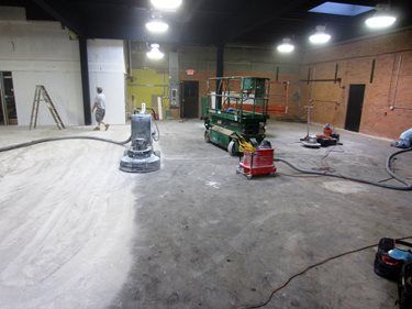 Oberflächenvorbereitung, Betonschleifstelle Kundenspezifische Betonlösungen, LLC West Hartford, CT