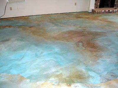 Faux betongstrømmer, bergarter og sand på Canada Homes Interior Floor