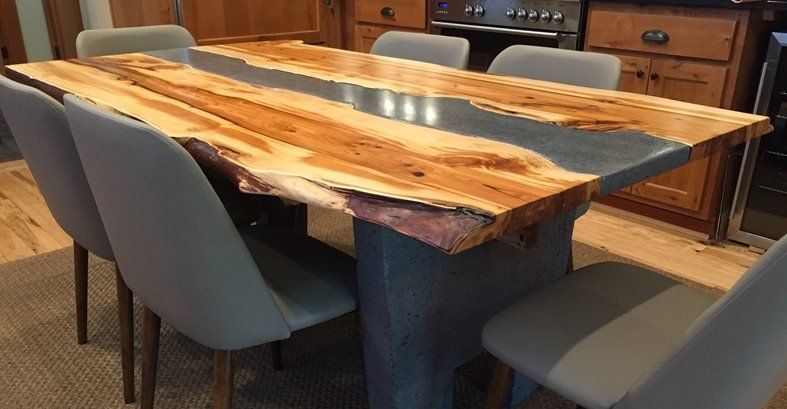 Kundenspezifischer Tisch, Holz- und Betontisch, Live Edge Betonmöbel Crafthammer Design Seattle, WA