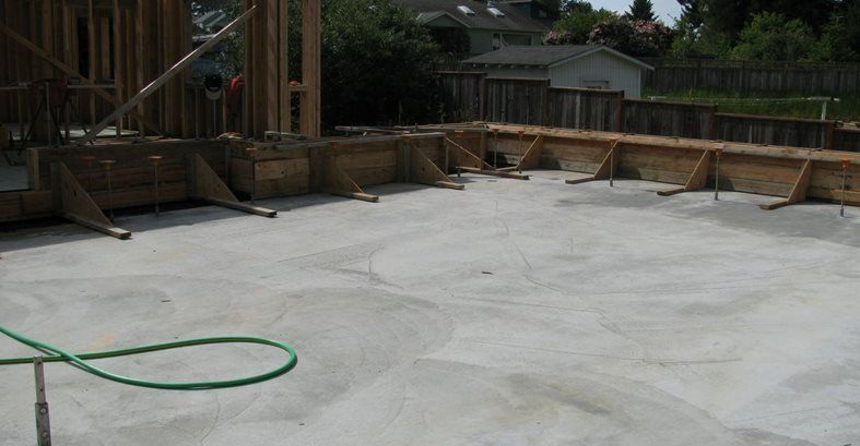 Piekārta betona jumta klāja vietne Alchemy Construction Inc Arcata, CA