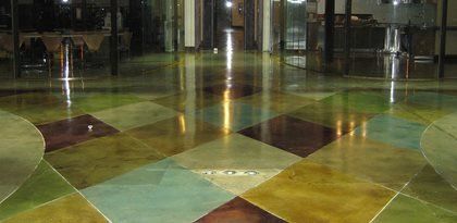 ステンドコンクリートの床、ステンドコンクリート、コンクリートの染色サイトDemmert＆Associatesカリフォルニア州グレンデール