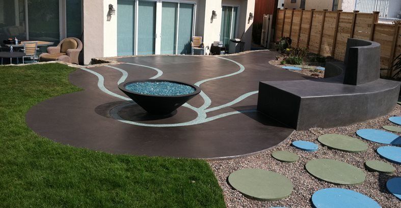 Taiteellinen patio, sinisen betonin kaupalliset lattiat Suncoast Concrete Coatings Inc San Diego, Kalifornia