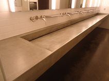 Zaļā betona vannas istabas izlietnes betona izlietnes, kas sasniedz klusu dizainu Šarlote, NC