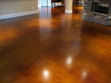 ステンドコンクリートの床、コンクリート染料、茶色のコンクリートの床コンクリートの床デザインセンターテネシー州フランクリン