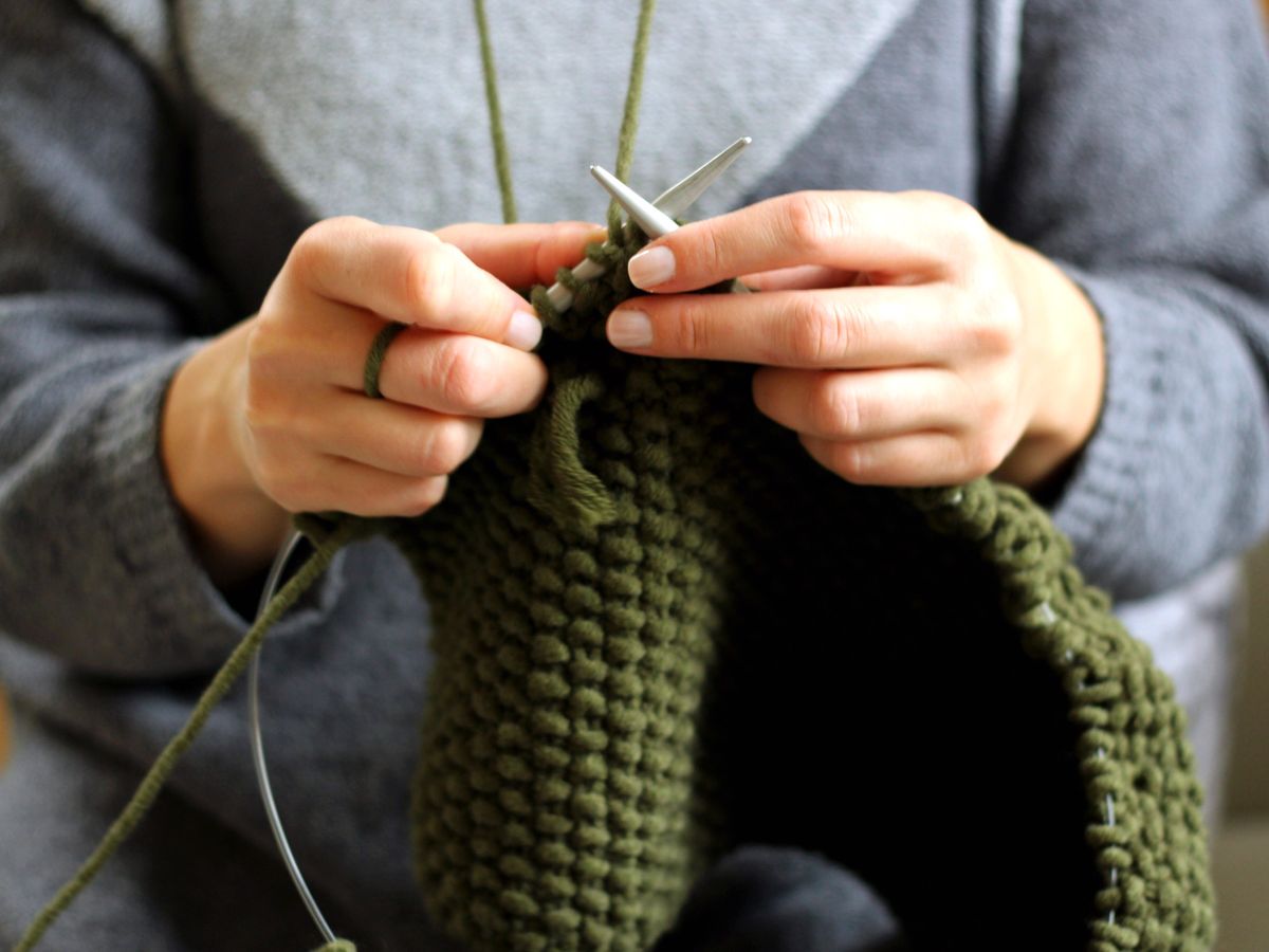 ženska roke pletenje