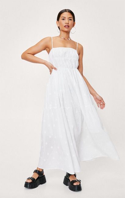 bjauri-gal-balta suknelė