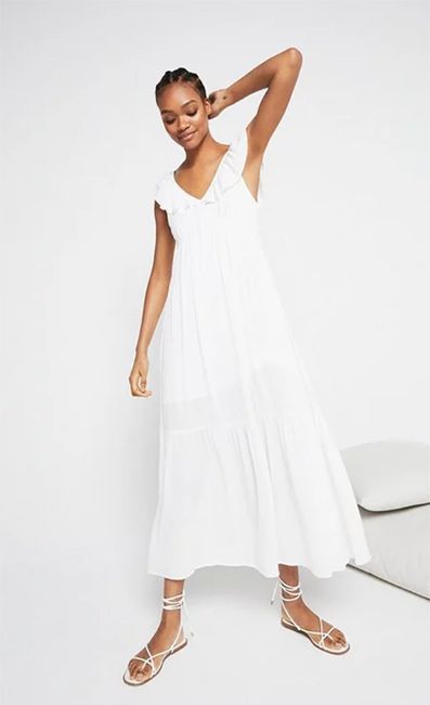 sandėlis-balta suknelė