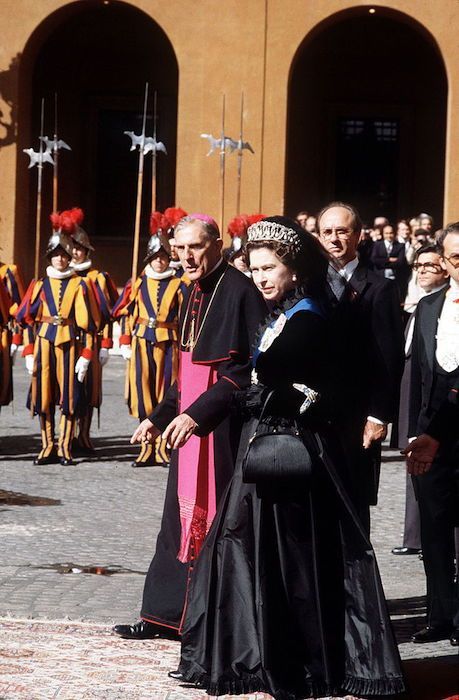 Die Königin trifft den Papst 1980