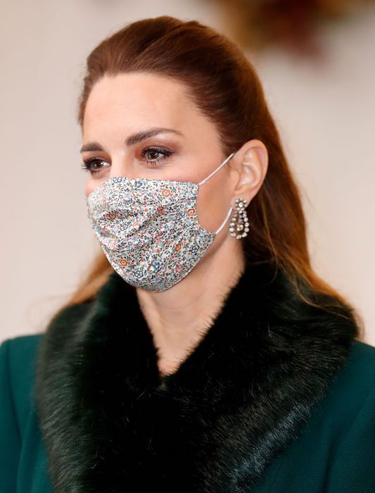 Kate Middletons geschickter Hack, um ihre Gesichtsmaske fest zu halten, ist so genial