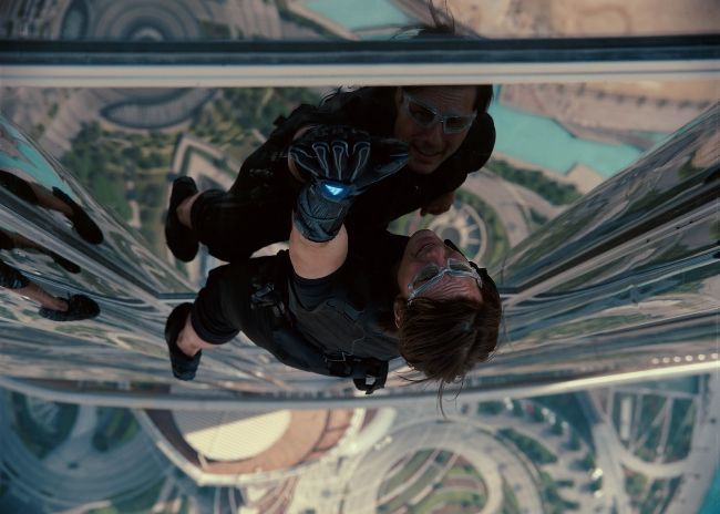 Sehen Sie sich Tom Cruises atemberaubenden Stunt für Mission: Impossible 7 an