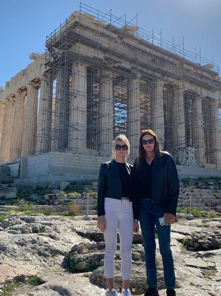 Sophia in Caitlyn v Grčiji