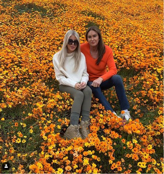 Sophia i Caitlyn en flors
