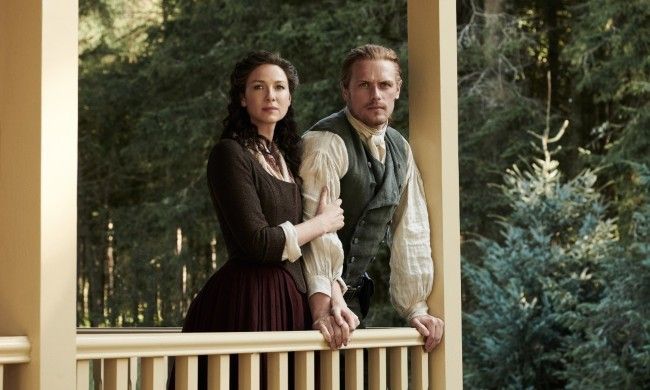Các ông chủ Outlander khiến người hâm mộ lo lắng với bình luận của mùa sáu - xem chi tiết