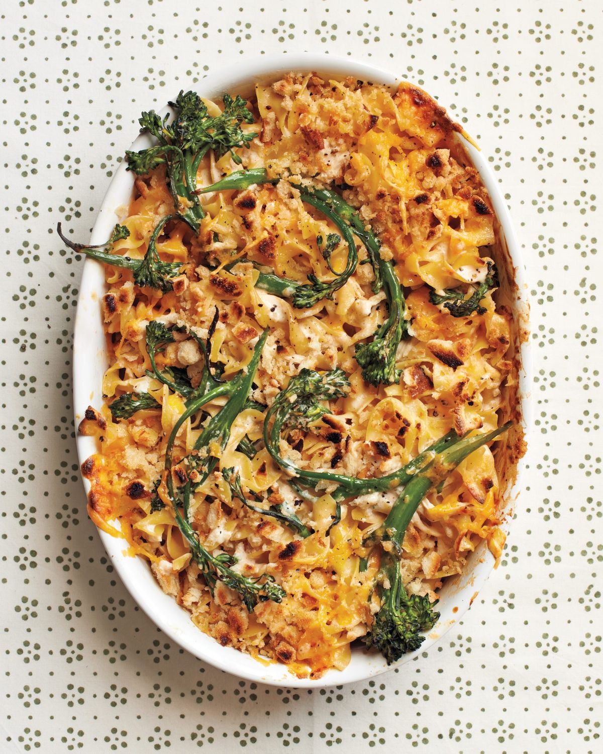 Chicken-and-Broccolini Mac in sir