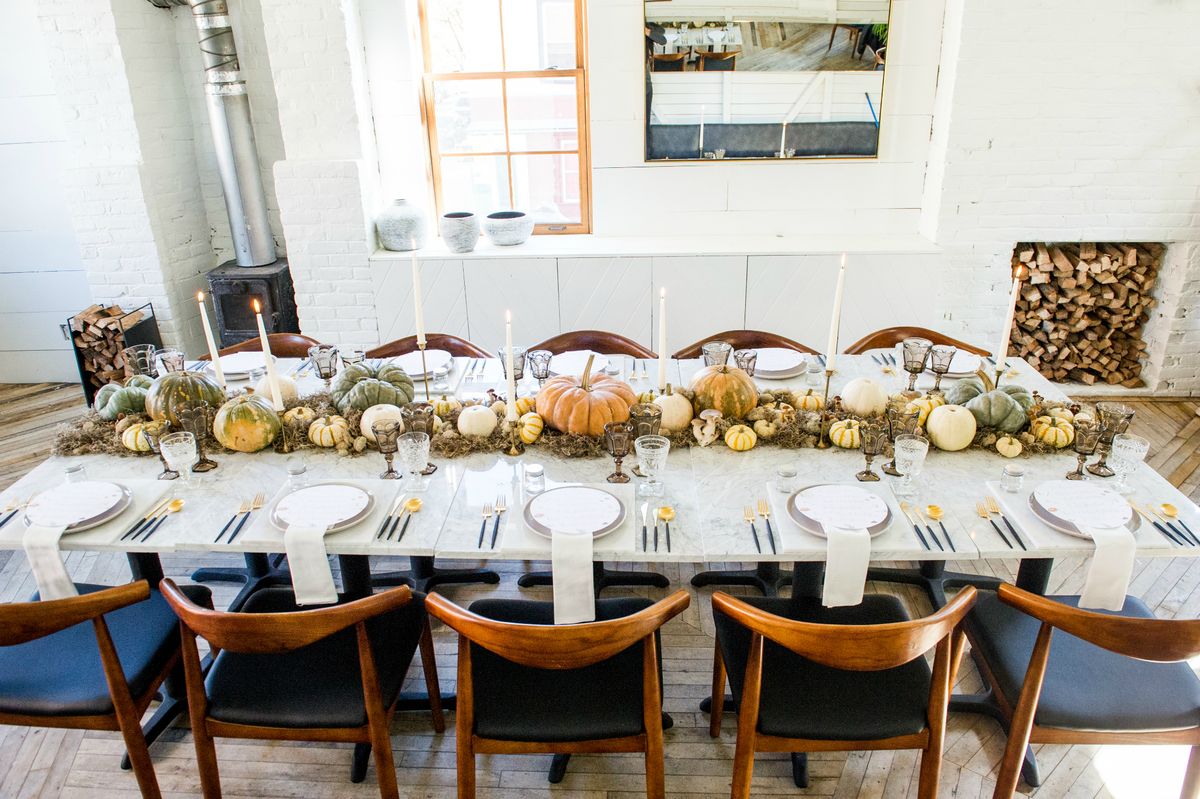 4 einfach auszuprobierende Ideen für einen modernen Thanksgiving-Tisch