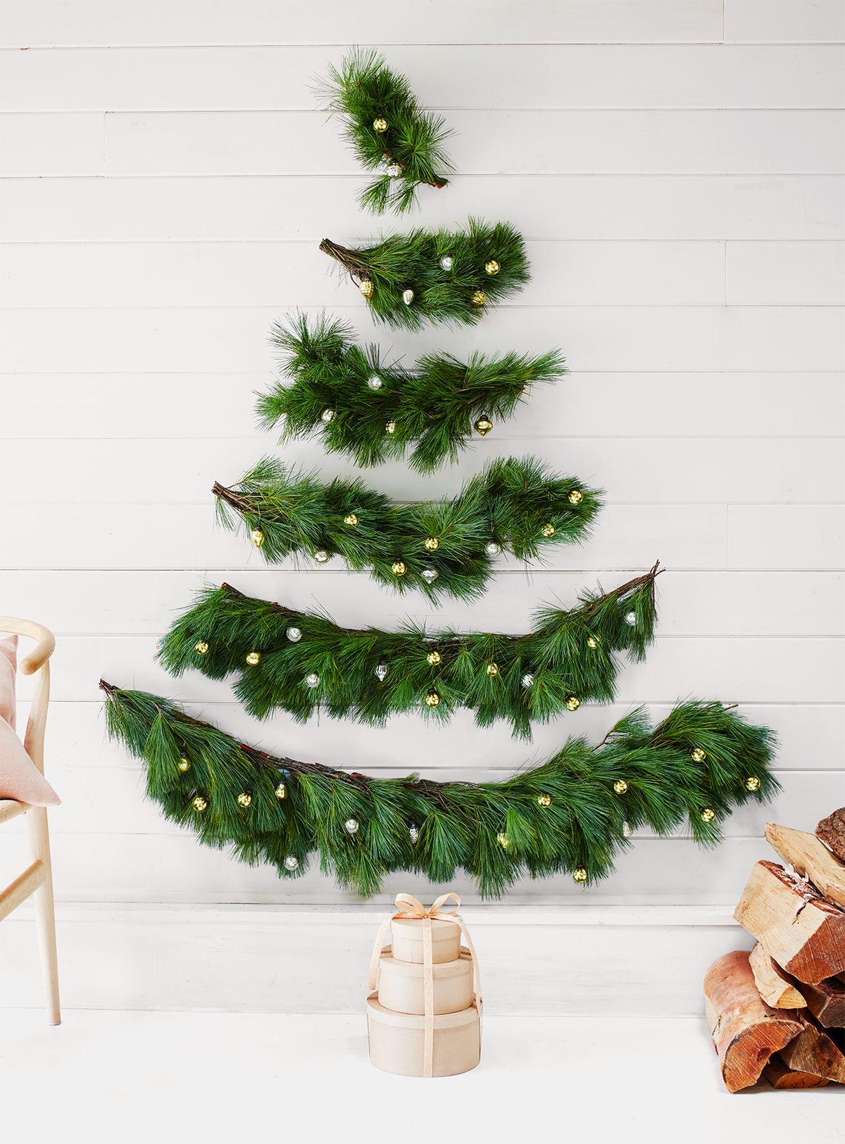 Wand-Weihnachtsbaum-Idee für kleine Räume
