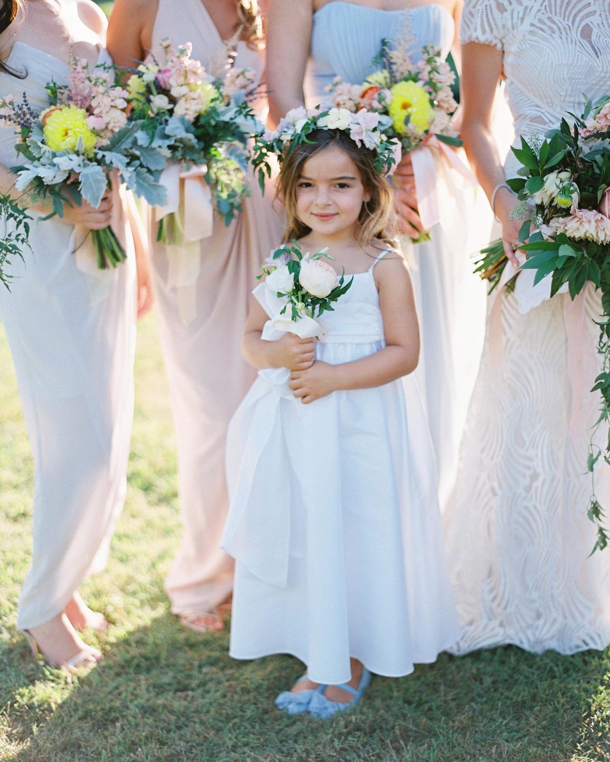 6 armsat viisi, kuidas paluda oma lilletüdrukul pulmas osaleda